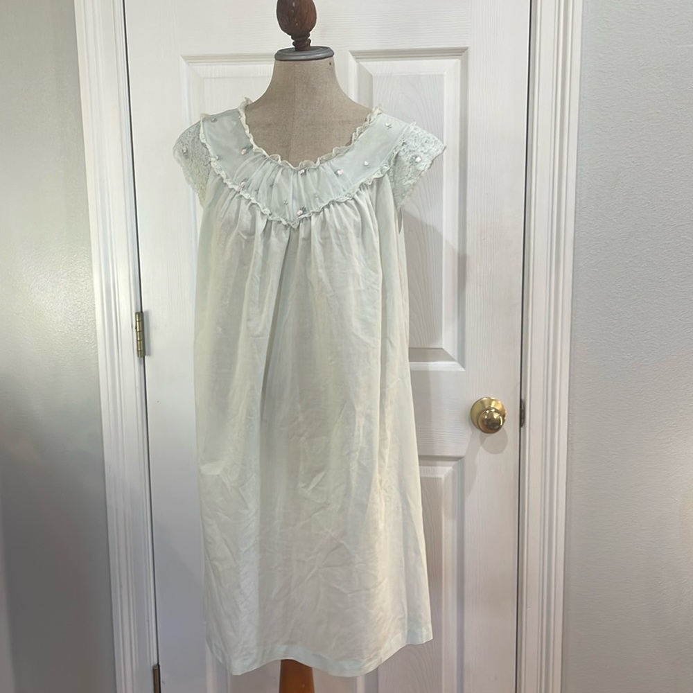 Vintage Perma Prest nightgown lace embroidered flowers cottagecore green 32 34 S